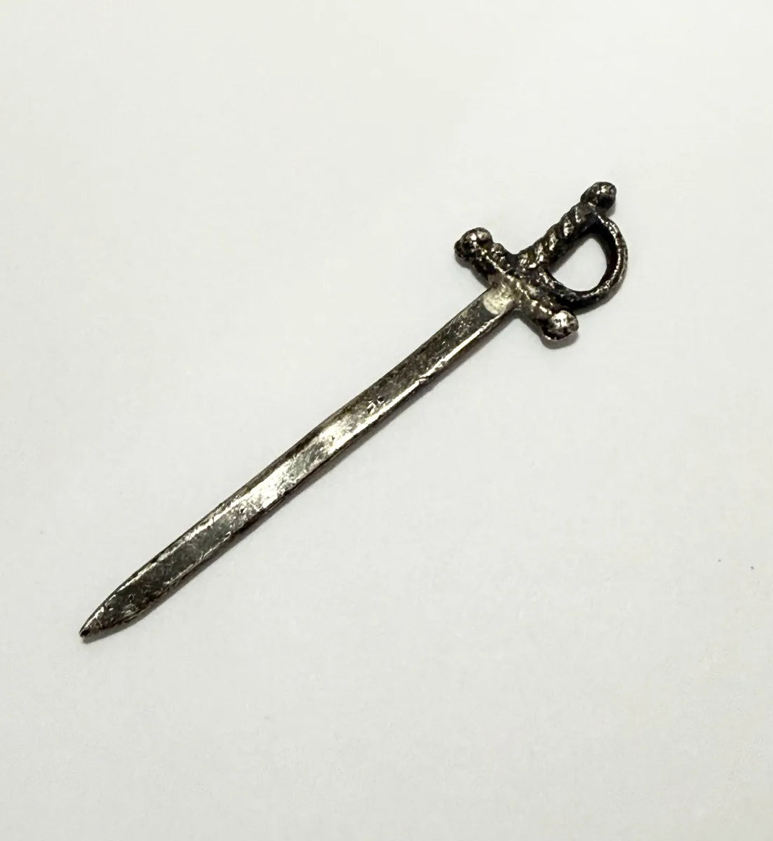 Mini Espada Decorativa Antiga Prata 5,5cm