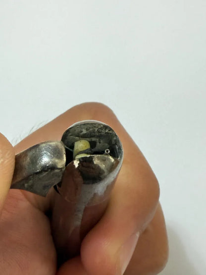 Antigo Isqueiro Metálico Cilíndrico